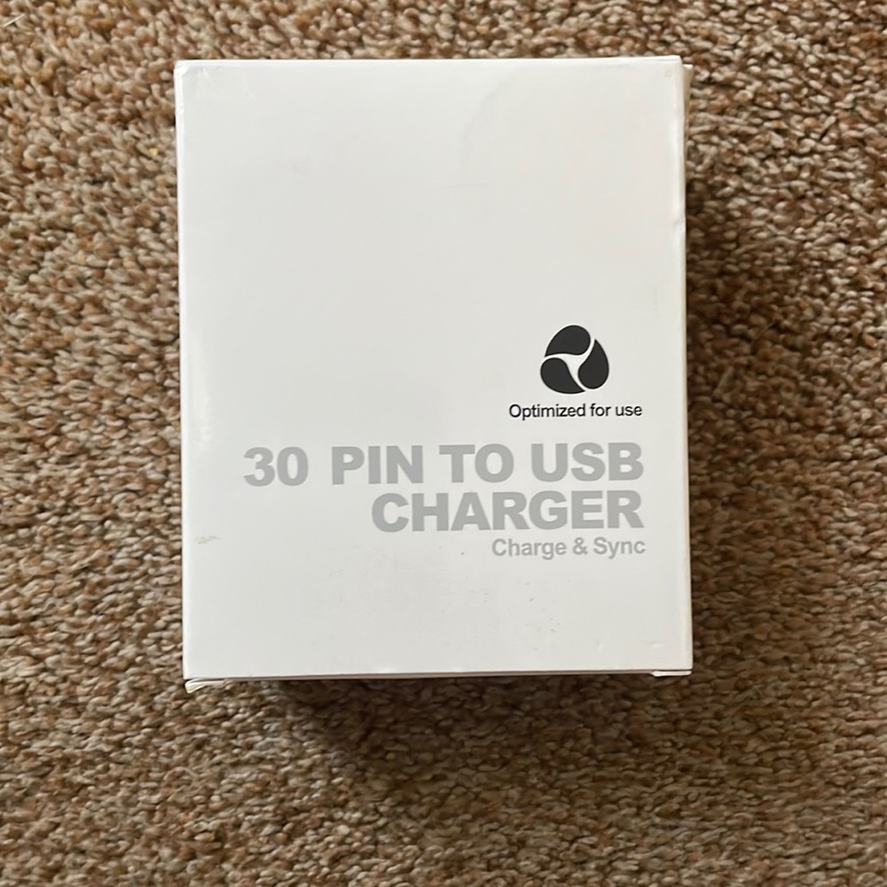 4 pack white 30 pin to USB charger